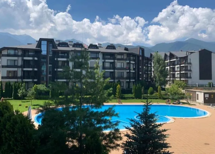 Apartment By The Pool In Aspen Heights *