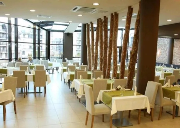 By The Pool In Aspen Heights *